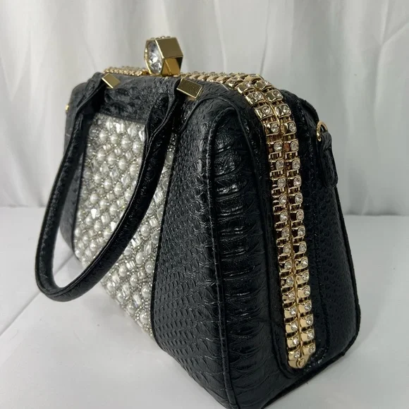 Elegant Black and White Women's Handbag Unbranded - Picture 3 of 11